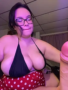 Emily Taylor2 online show from October 2025 01:56:01 AM