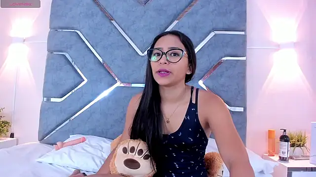 Snapshot of AmyStar1 chatting on October 2025 03:34:01 PM AmyStar1 online show from October 2025 03:34:01 PM