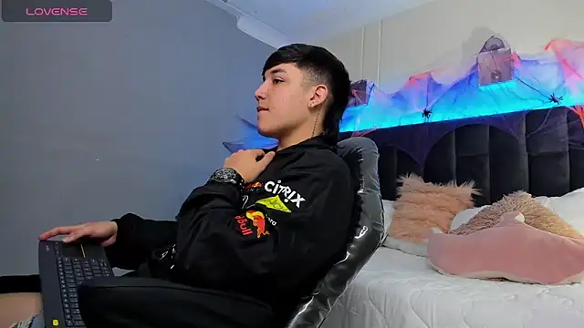 Ares di martin online show from October 2025 01:20:02 PM