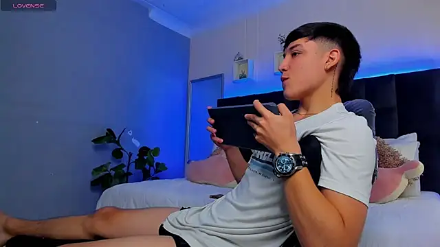 Ares di martin online show from December 2025 03:20:01 PM