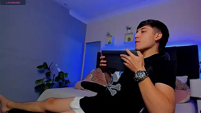 Ares di martin online show from December 2025 07:53:02 PM