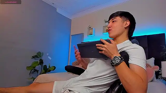 Ares di martin online show from December 2025 04:01:01 PM