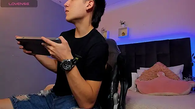 Ares di martin online show from December 2025 02:02:02 PM