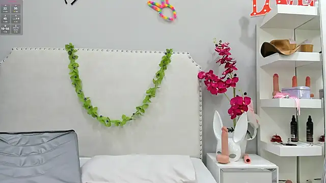 Snapshot of KoraSweett chatting on September 2025 07:52:01 PM KoraSweett online show from September 2025 07:52:01 PM