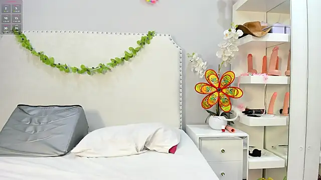 Snapshot of KoraSweett chatting on October 2025 08:18:02 PM KoraSweett online show from October 2025 08:18:02 PM