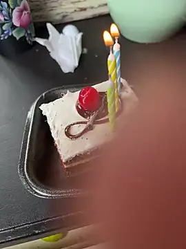 Snapshot of KoraSweett chatting on November 2025 03:37:02 PM KoraSweett online show from November 2025 03:37:02 PM