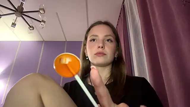 Snapshot of LinaMoonBlessed chatting on April 2026 02:48:02 PM LinaMoonBlessed online show from April 2026 02:48:02 PM