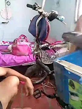 miroqui143 online show from November 2025 02:38:01 PM