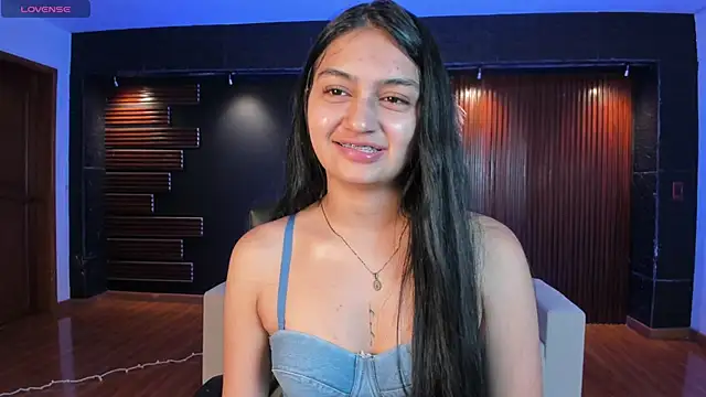 Snapshot of AidaJones chatting on September 2025 11:48:01 AM AidaJones online show from September 2025 11:48:01 AM