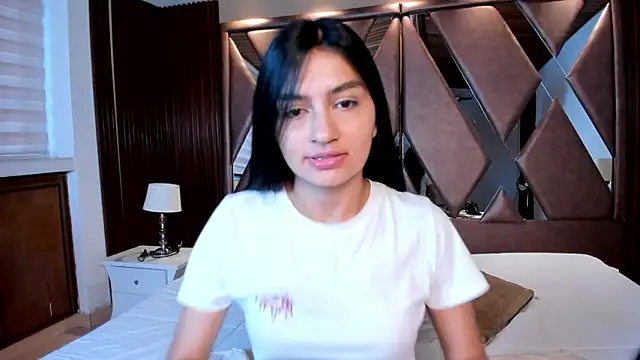 Snapshot of AidaJones chatting on March 2026 11:38:01 AM AidaJones online show from March 2026 11:38:01 AM