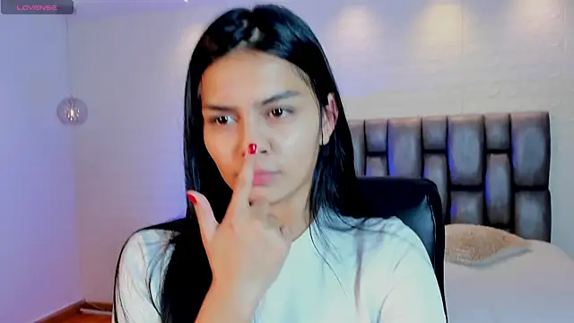 Snapshot of AidaJones chatting on April 2026 11:59:01 AM AidaJones online show from April 2026 11:59:01 AM