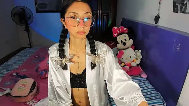 Anais lux online show from July 2026 12:01:01 AM