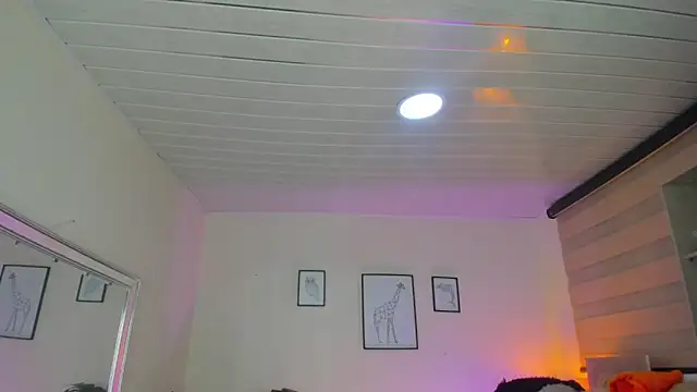 Snapshot of LusyKitty chatting on October 2025 04:20:02 PM LusyKitty online show from October 2025 04:20:02 PM