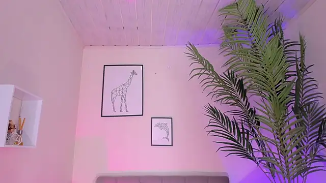 Snapshot of LusyKitty chatting on October 2025 04:19:01 PM LusyKitty online show from October 2025 04:19:01 PM