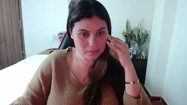 Secret Bella online show from September 2025 12:21:02 PM