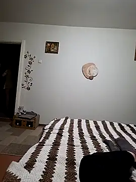 Snapshot of EllaDreams chatting on November 2025 03:28:02 PM EllaDreams online show from November 2025 03:28:02 PM