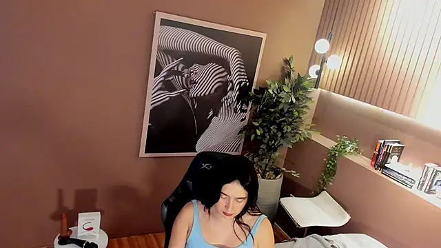 Skyyle  online show from October 2025 12:40:02 PM