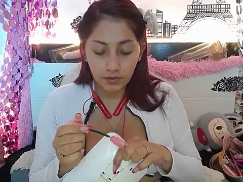 Nicol V online show from September 2025 04:05:02 AM