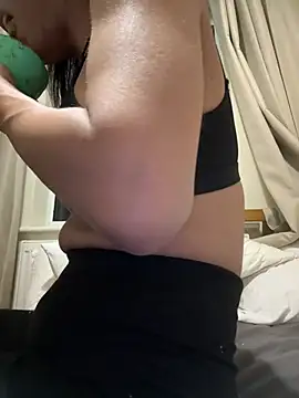 Snapshot of Ladyboyluxe chatting on February 2026 04:57:01 AM Ladyboyluxe online show from February 2026 04:57:01 AM