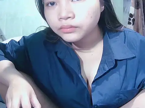 Snapshot of Lily3322 chatting on February 2026 08:25:02 PM Lily3322 online show from February 2026 08:25:02 PM