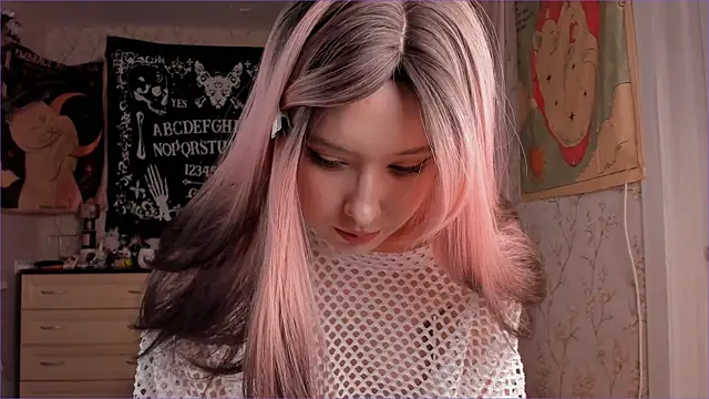 Snapshot of CutiePatoootie chatting on December 2025 07:18:01 PM CutiePatoootie online show from December 2025 07:18:01 PM