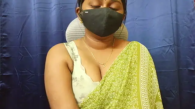 Snapshot of Pavani-Sexy chatting on July 2026 05:28:02 PM Pavani-Sexy online show from July 2026 05:28:02 PM