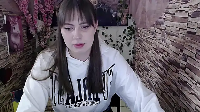 Amanda Bright  online show from October 2025 06:44:01 AM