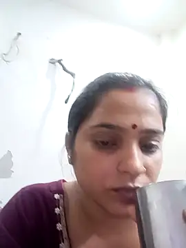 Snapshot of Trisha_71 chatting on September 2025 05:05:02 PM Trisha 71 online show from September 2025 05:05:02 PM