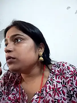 Snapshot of Trisha_71 chatting on October 2025 05:28:01 AM Trisha 71 online show from October 2025 05:28:01 AM