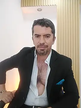 Snapshot of JuanKFit_45 chatting on April 2026 03:52:01 PM JuanKFit 45 online show from April 2026 03:52:01 PM