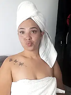 Snapshot of meli__brown chatting on October 2025 03:53:01 AM meli brown online show from October 2025 03:53:01 AM