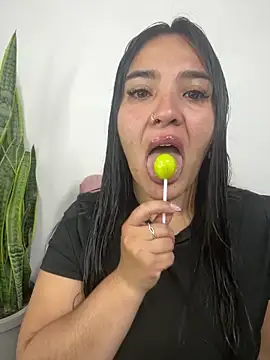 Snapshot of meli__brown chatting on April 2026 05:54:02 AM meli brown online show from April 2026 05:54:02 AM