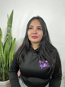 Snapshot of meli__brown chatting on May 2026 01:56:01 AM meli brown online show from May 2026 01:56:01 AM