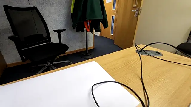 Oorse1966 online show from November 2025 01:56:02 PM