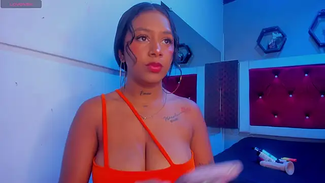 Snapshot of IsauraMontiel chatting on November 2025 08:45:01 PM IsauraMontiel online show from November 2025 08:45:01 PM