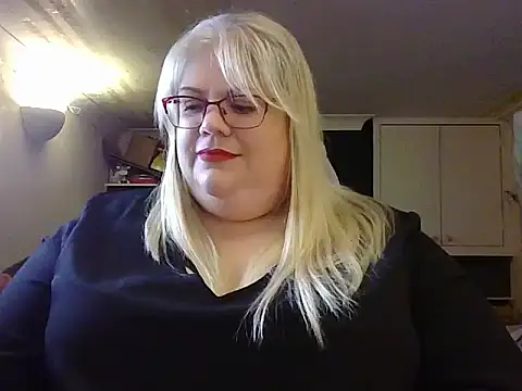 Snapshot of Kinkyhousewife83 chatting on September 2025 04:22:02 PM Kinkyhousewife83 online show from September 2025 04:22:02 PM