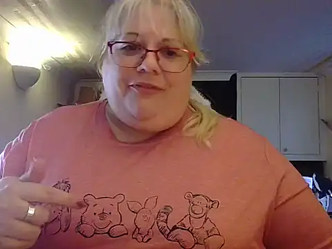 Snapshot of Kinkyhousewife83 chatting on October 2025 09:29:02 AM Kinkyhousewife83 online show from October 2025 09:29:02 AM