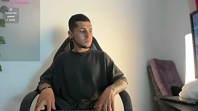 raven smith  online show from February 2026 05:16:02 AM