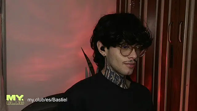 Snapshot of Mihail_leroy chatting on April 2026 04:10:02 AM Mihail leroy online show from April 2026 04:10:02 AM