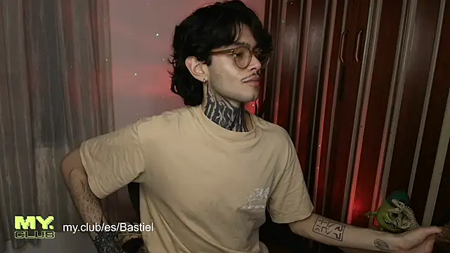 Snapshot of Mihail_leroy chatting on April 2026 01:22:01 AM Mihail leroy online show from April 2026 01:22:01 AM