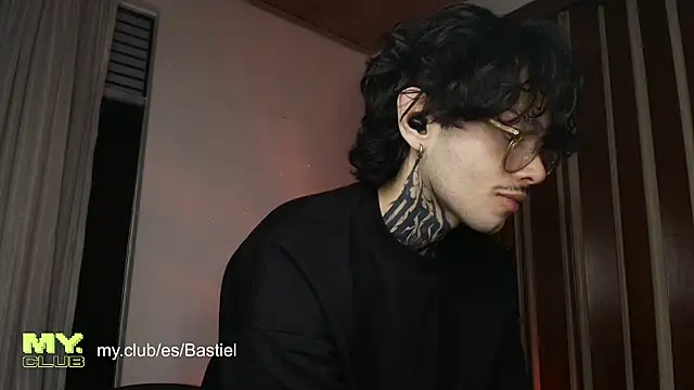 Snapshot of Mihail_leroy chatting on April 2026 03:33:02 AM Mihail leroy online show from April 2026 03:33:02 AM