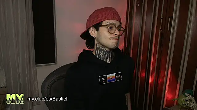 Snapshot of Mihail_leroy chatting on April 2026 01:44:02 AM Mihail leroy online show from April 2026 01:44:02 AM