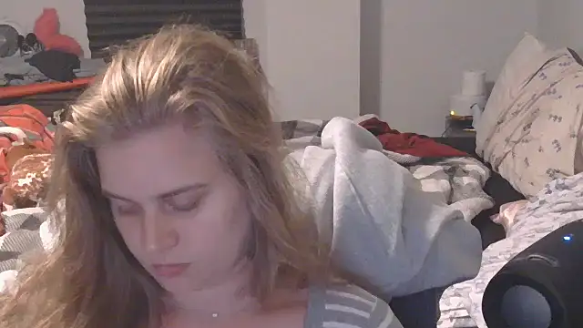 Sexyblonde12344 online show from September 2025 03:12:02 PM