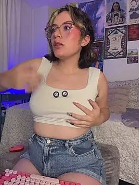 Snapshot of Katheerine chatting on April 2026 03:06:01 AM Katheerine online show from April 2026 03:06:01 AM