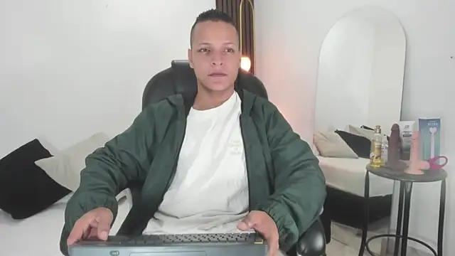 Ricky Owens1 online show from September 2025 01:11:02 PM