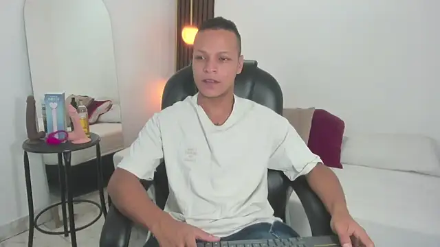 Ricky Owens1 online show from September 2025 01:11:01 PM