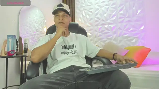 Ricky Owens1 online show from October 2025 01:45:02 PM