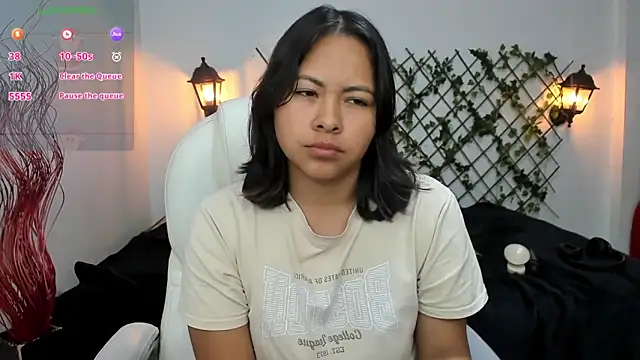 Louisa  clare online show from December 2025 10:03:01 PM