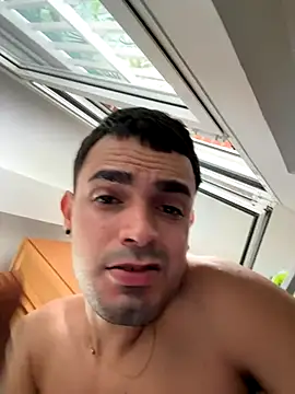 Snapshot of joseemontilla chatting on September 2025 05:14:02 PM joseemontilla online show from September 2025 05:14:02 PM