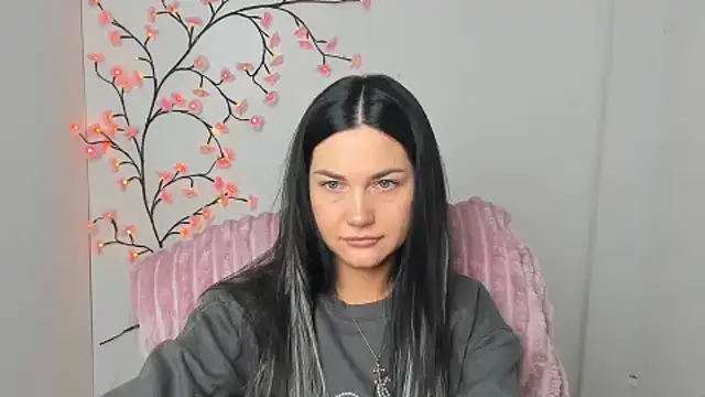 Lune Moon online show from February 2026 06:36:02 AM